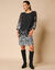 Hoesjurk, voile met bloemenprint (zwart / grijs)