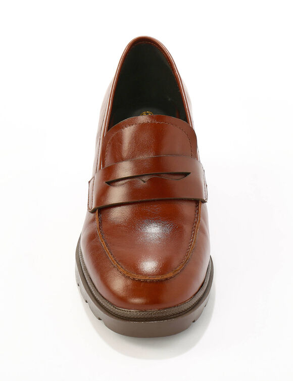 Mocassins à talon en cuir, semelle crantée. (marron)