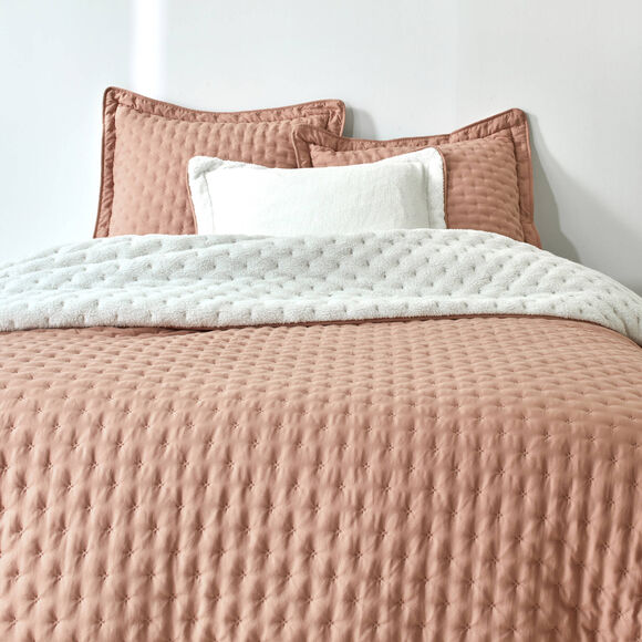 Couvre-lit r&eacute;versible microfibre matelass&eacute;e/sherpa (praline)