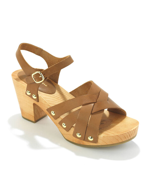  Leren klompen met studs, houten hak (karamel)