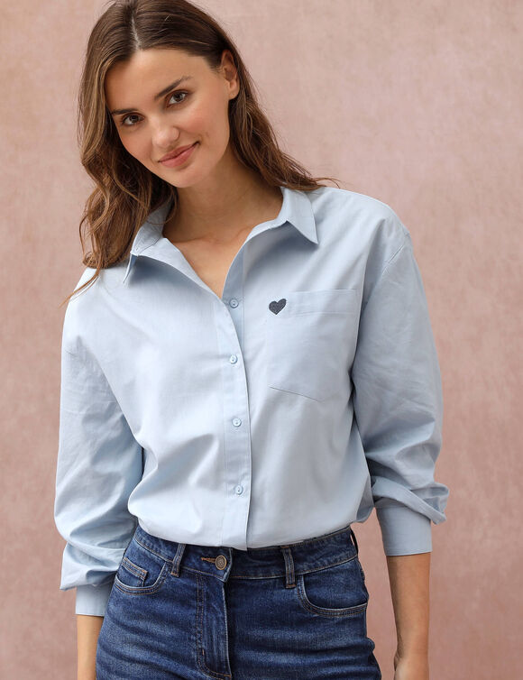 Chemise ample unie brod&eacute;e (bleu clair)
