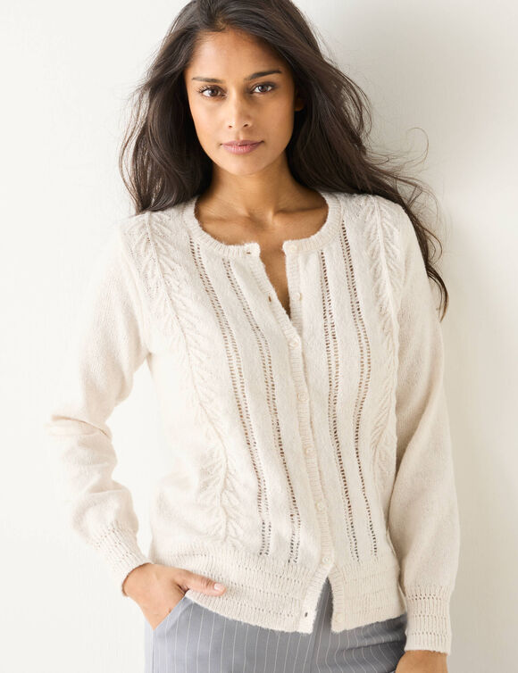Gilet boutonn&eacute; col rond, maille fantaisie (&eacute;cru)