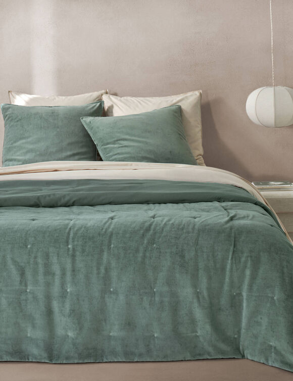 Couvre-lit capitonn&eacute; r&eacute;versible bi-mati&egrave;re - velours 100g/m&sup2; et coton lav&eacute; 57 fils/cm&sup2; (vert sauge)
