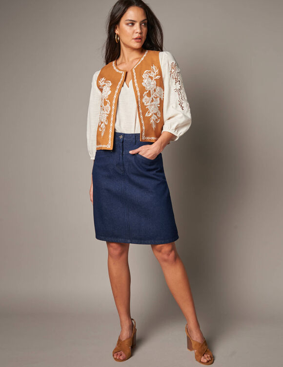 Veste brod&eacute;e sans manches (noisette)