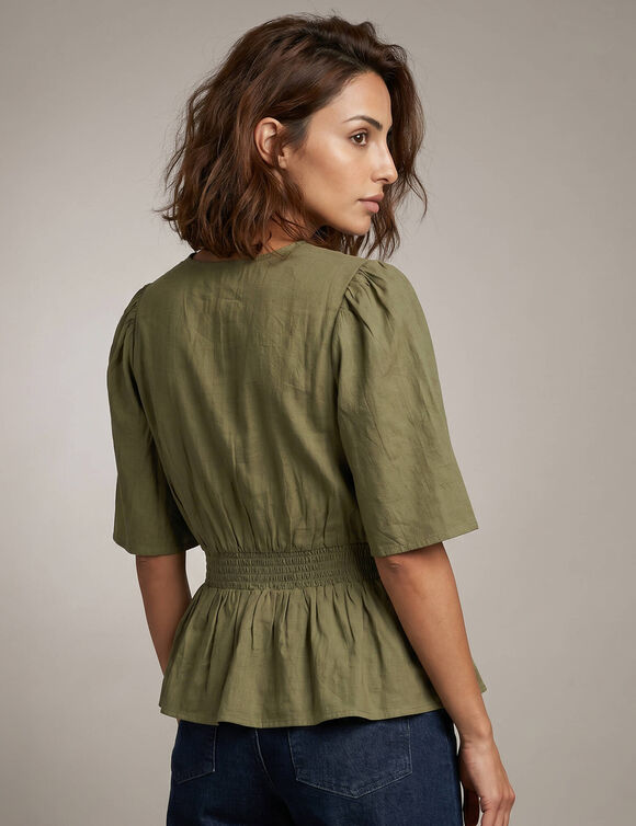 Blouse &agrave; basque volant&eacute;e, manches coudes papillon (vert)