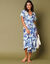 Bedrukte jurk in wikkelstijl, crepon (wit / blauw)