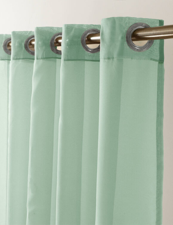 Paneelgordijn in effen voile, afgewerkt met oogringetjes (groen)