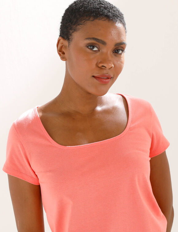 T-shirt col carr&eacute;, manches courtes (corail)