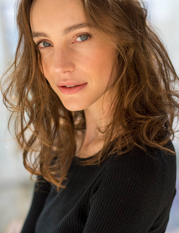 Trui in kouseribbeltricot, met officiersknopen (zwart)