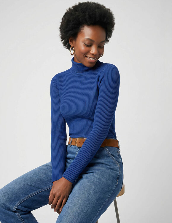 Pull col roul&eacute;, maille c&ocirc;tel&eacute;e (bleu vif)