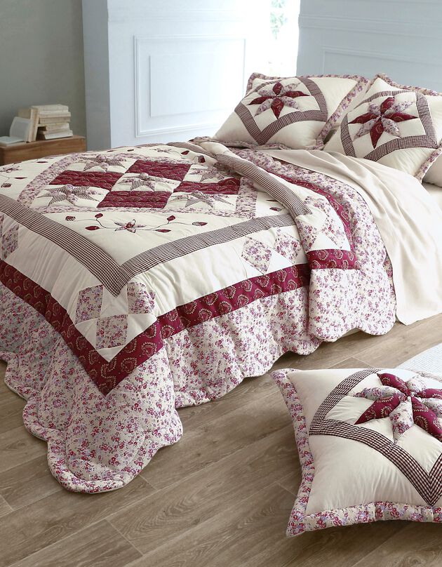 Bedsprei met patchwork (bordeaux)