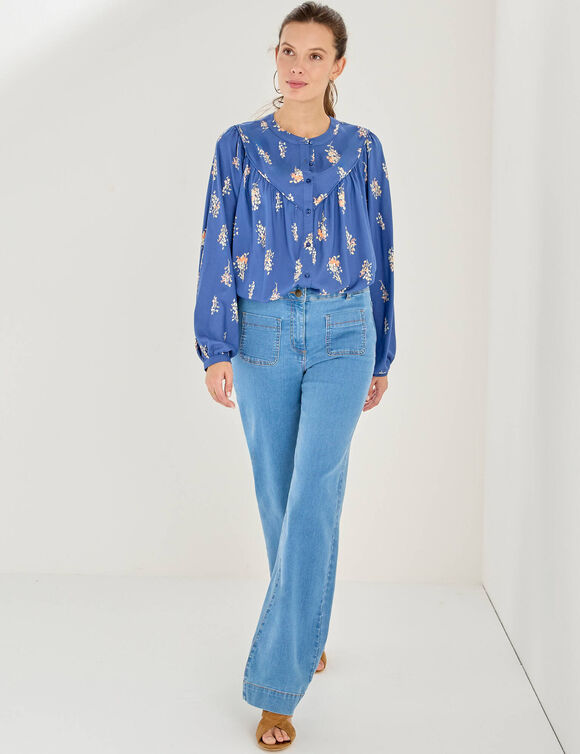 Chemisier fluide &agrave; plastron fronc&eacute;, imprim&eacute; bouquets (bleu / &eacute;cru)