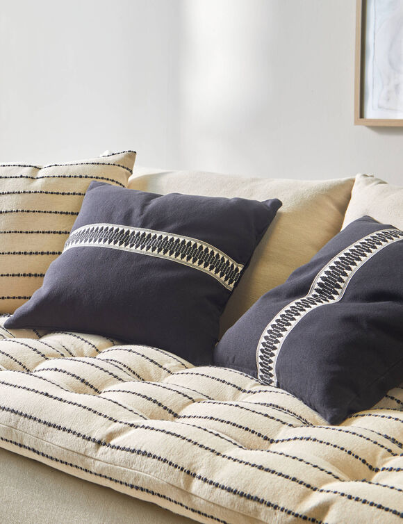 Coussin galon fantaisie (noir)
