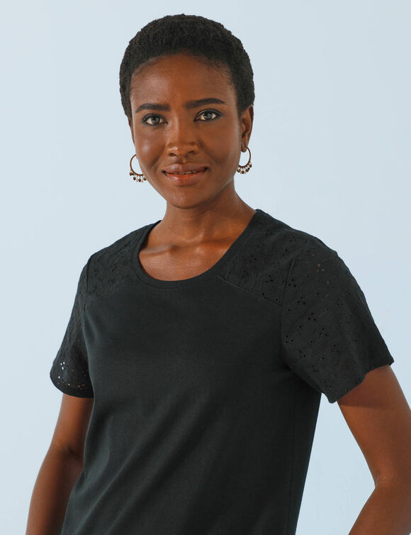 T-shirt col rond manches courtes, détail broderie anglaise (noir)