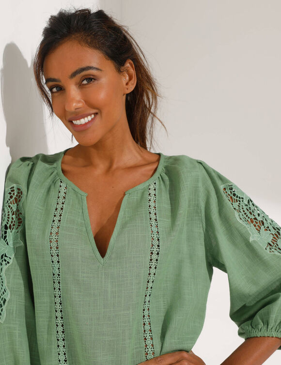 Blouse unie macramé, manches brodées (kaki)