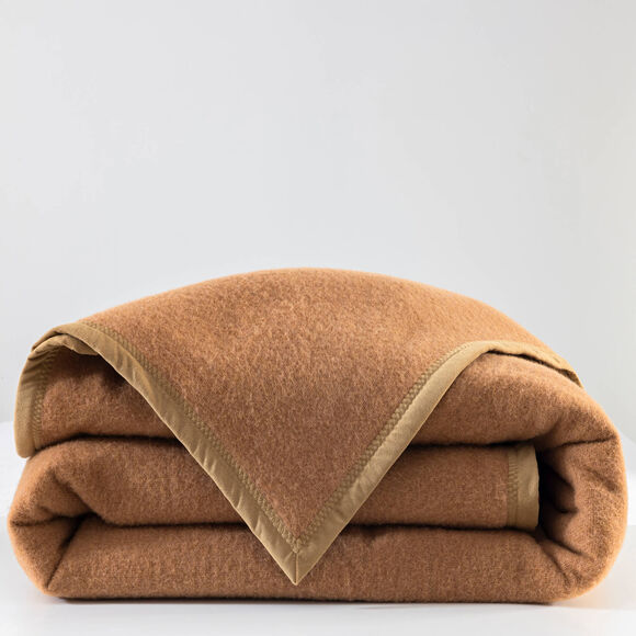 Couverture pure laine d'agneau m&eacute;rinos (noisette)