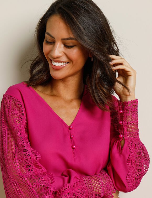 Blouse macramé col V manches longues, crêpe fluide (violine)