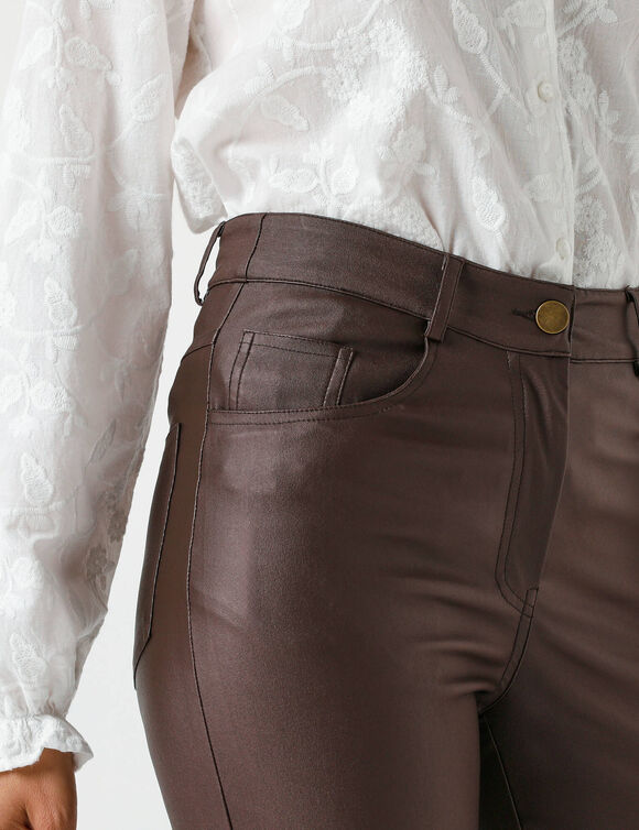 Pantalon fuselé enduit ultra stretch (chocolat)