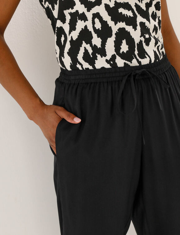 Effen tapered 7/8-broek (zwart)