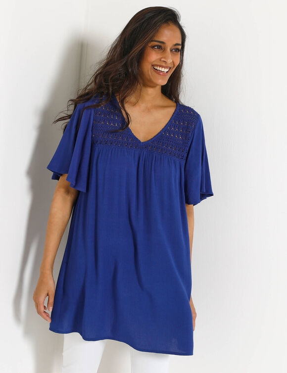 Tunique longue, col V macram&eacute; (bleu)