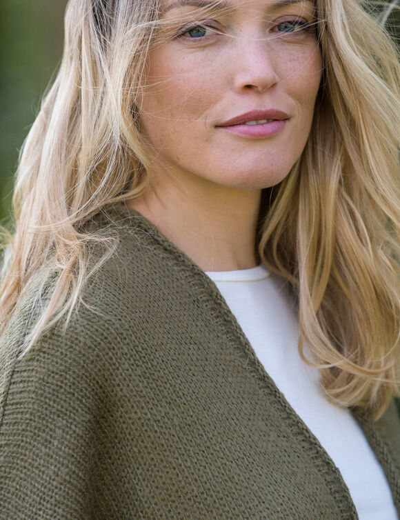 Gilet long ouvert manches courtes toucher doux  (vert olive)