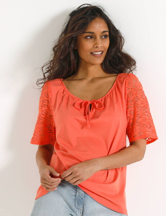 T-shirt met elastische hals met split, ellebooglange mouwen in kant (koraal)