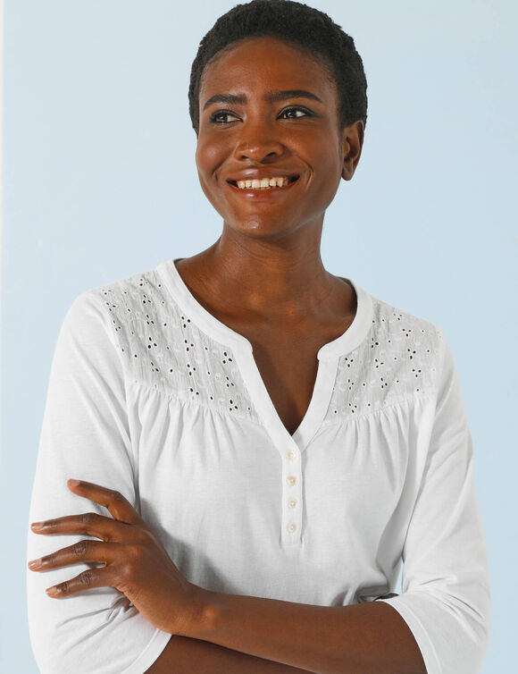T-shirt col tunisien manches 3/4, broderie anglaise (blanc)