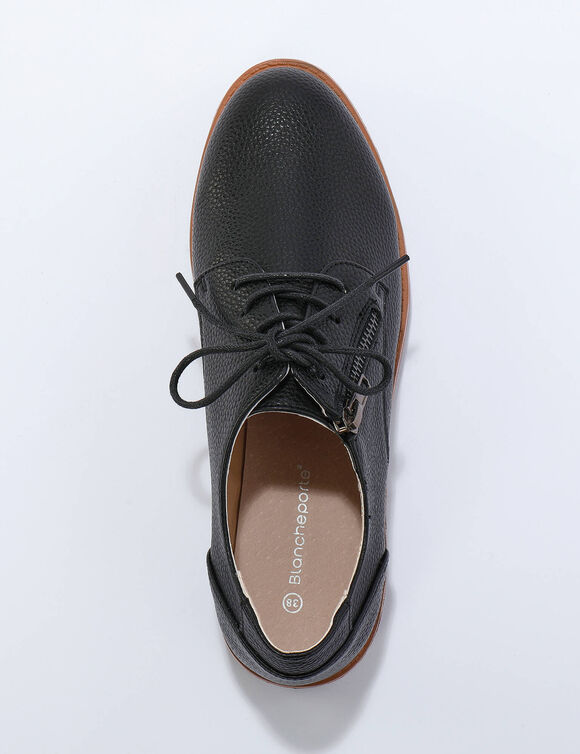 Lichte derby's met veters en geribbelde sleehak (zwart)