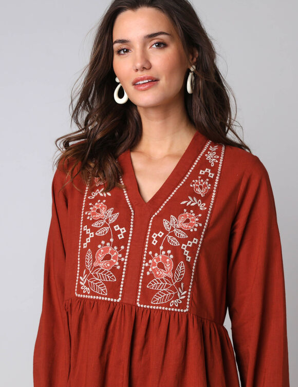 Robe courte brod&eacute;e unie en coton (paprika)