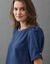 Blouse met ronde hals en sieraden, mouwen tot aan de ellebogen (gletsjerblauw)