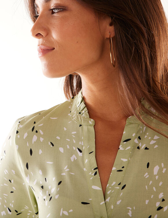 Tunique col tunisien boutonn&eacute;e imprim&eacute;e (vert p&acirc;le)