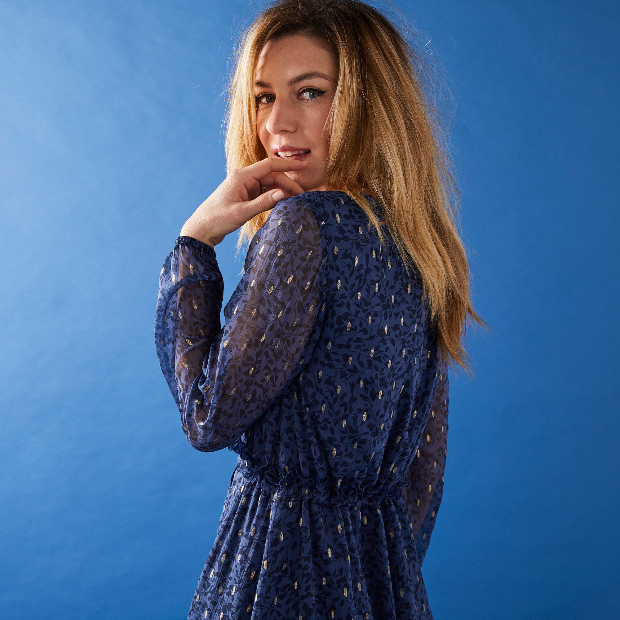 Blanche porte robe hot sale longue