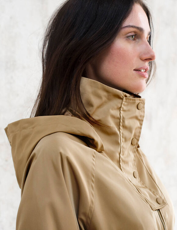 Parka l&eacute;g&egrave;re d&eacute;perlante zipp&eacute;e (beige)