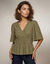 Blouse met een basque met ruches en vlindermouwen tot aan de ellebogen (groen)