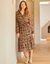 Robe-chemisier longue en voile jacquard imprim&eacute; floral (chocolat / vert)