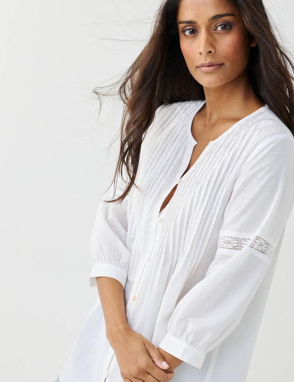 Effen tuniek met knopen, plooitjes en macram&eacute; (wit)