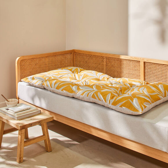 Long coussin de sol imprim&eacute; feuillage (miel)
