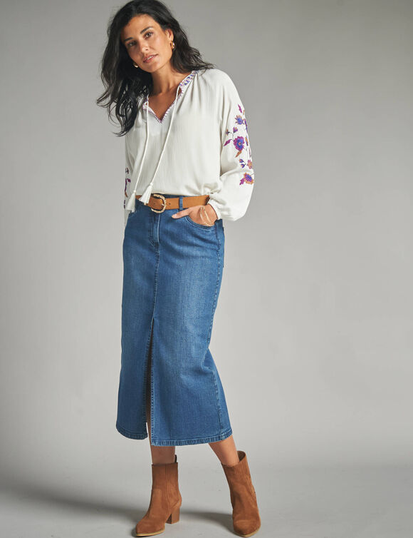 Blouse brodée, col rond (écru / violet)