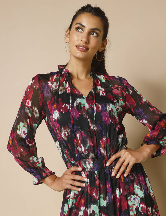 Robe longue taille smockée, voile imprimé (noir / multicolore)