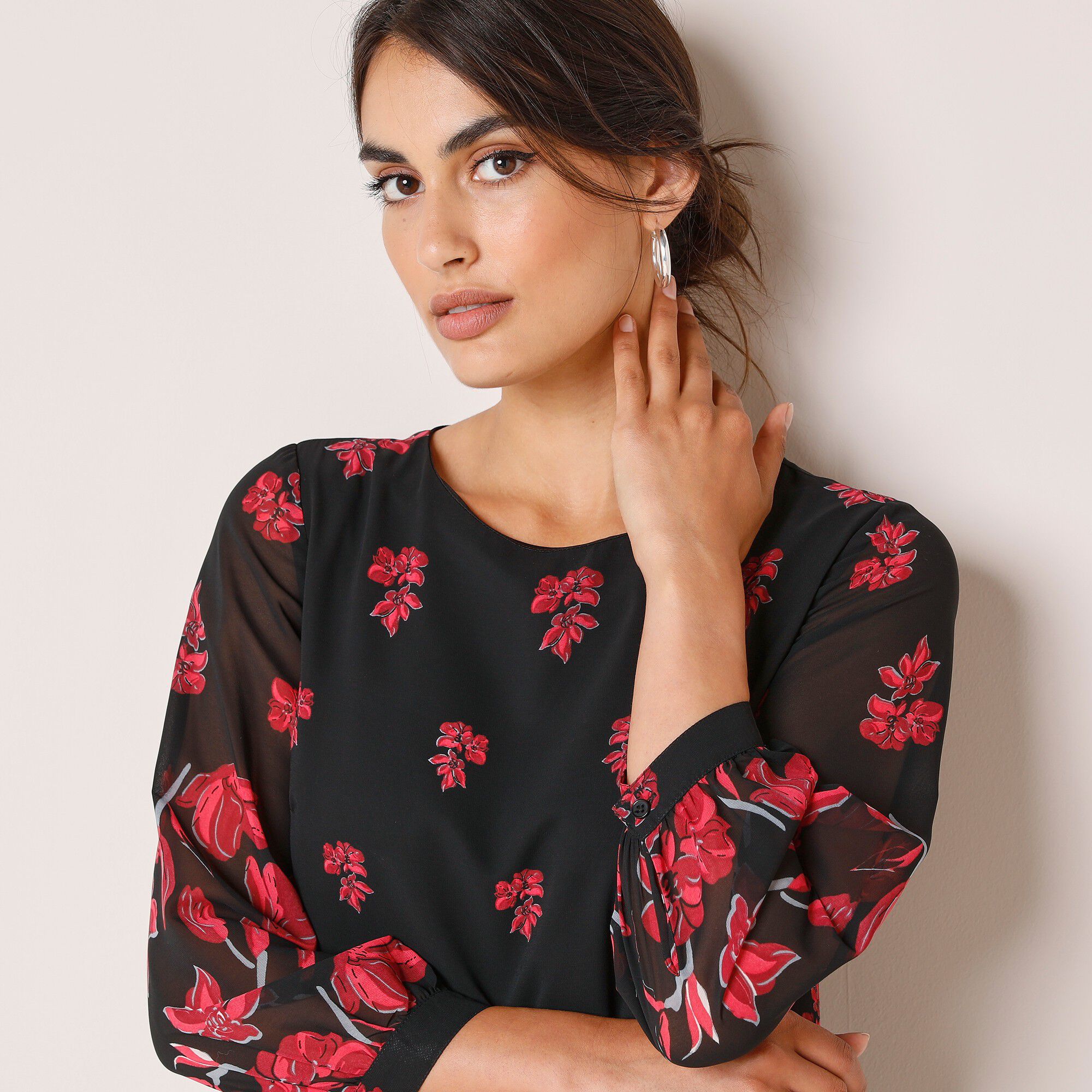Robe rouge on sale blanche porte