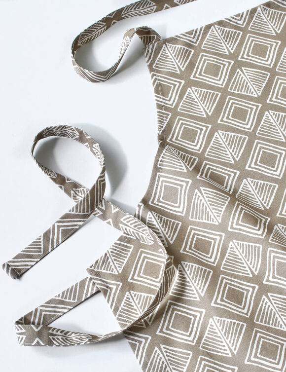 Vlekwerende schort met geometrische print (beige / wit)