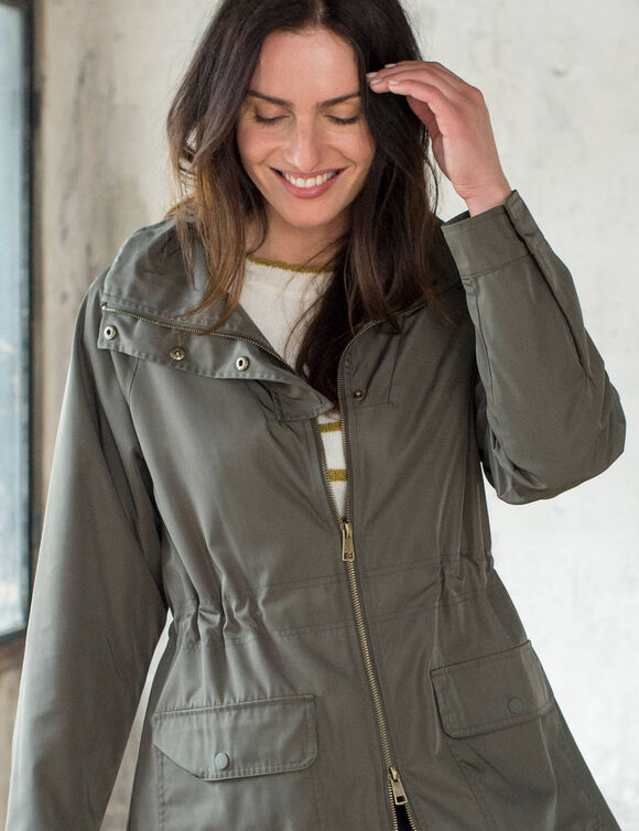 Parka l&eacute;g&egrave;re d&eacute;perlante zipp&eacute;e (kaki)