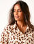 Blouse bedrukt met luipaardprint, lange mouwen (beige / chocolade)