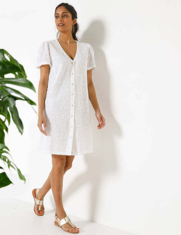 Robe courte boutonn&eacute;e en dentelle, manches courtes (wit)