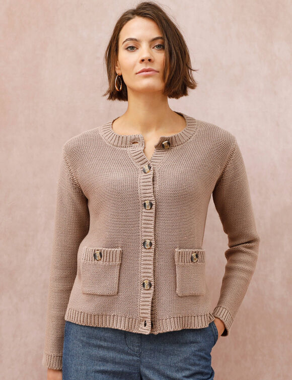 Cardigan uni boutonn&eacute; &agrave; poches (taupe)