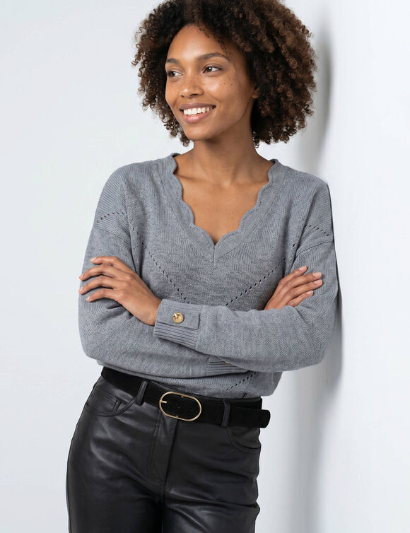 Pull col V festonn&eacute;, maille pointelle ajour&eacute;e fantaisie (gris chin&eacute;)