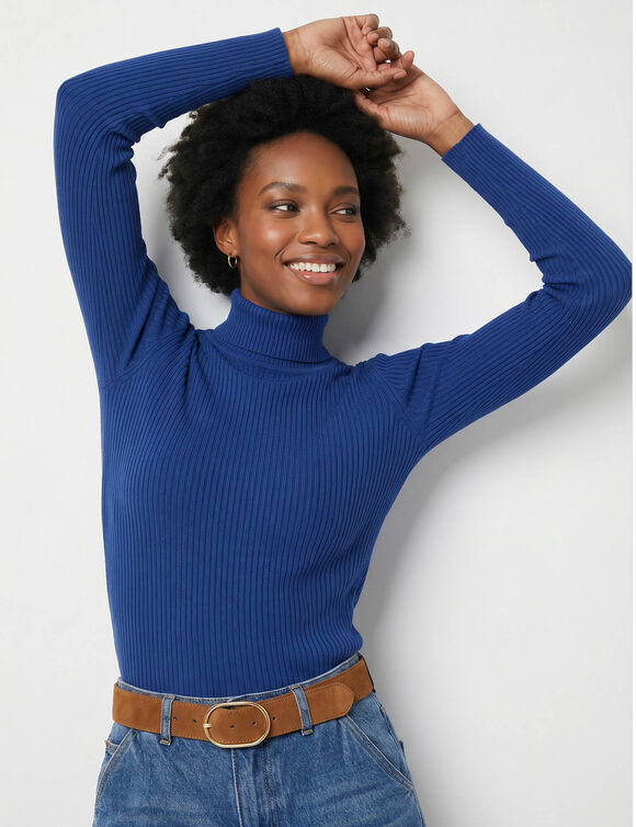 Pull col roul&eacute;, maille c&ocirc;tel&eacute;e (bleu vif)