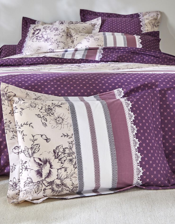 Bedlinnen Gabrielle in flanel met bloemenprint en kant (pruim)