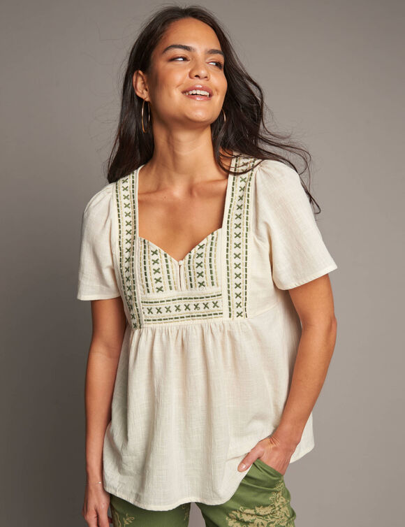 Blouse &agrave; plastron brod&eacute;e, manches papillon (&eacute;cru / bronze)