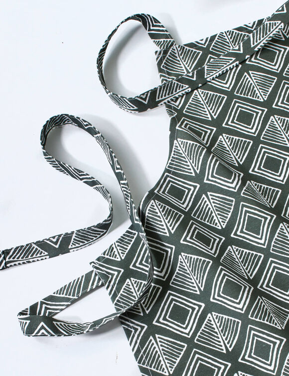 Vlekwerende schort met geometrische print (kaki / wit)